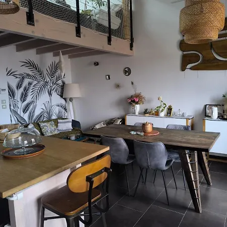 Duplex With Rooftop Terrace 아파트 빌레뇌브-레-마그론